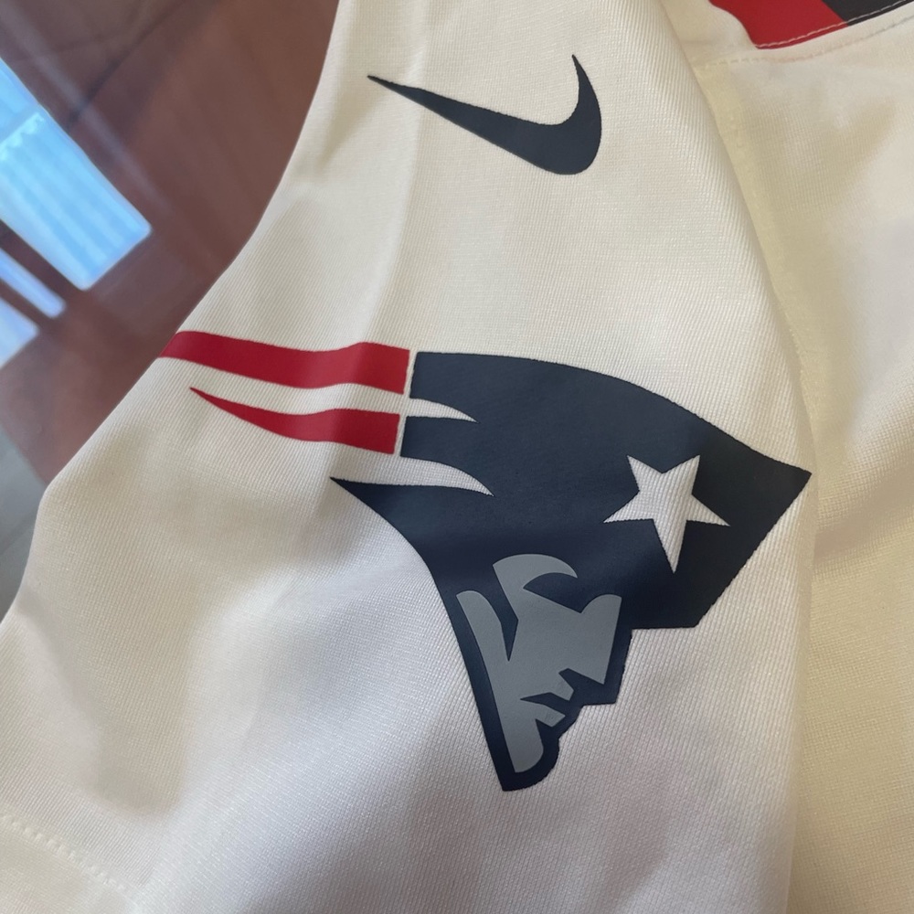 New England Patriots Men’s Mac Jones Jersey - Picture 4 of 11